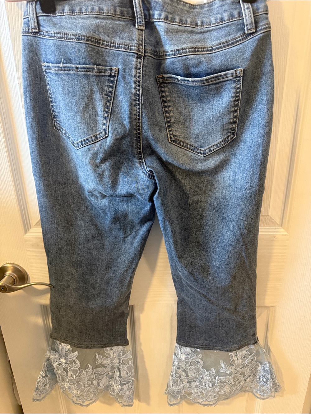 SIMPLY AMAZING COMPLIMENT GETTER! Blue Lace-Hem Women’s Jeans - Picture 5 of 5